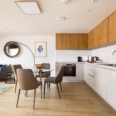Apartmán Charles Hope Staines Centre Exteriér fotografie