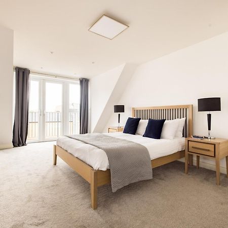Apartmán Charles Hope Staines Centre Exteriér fotografie