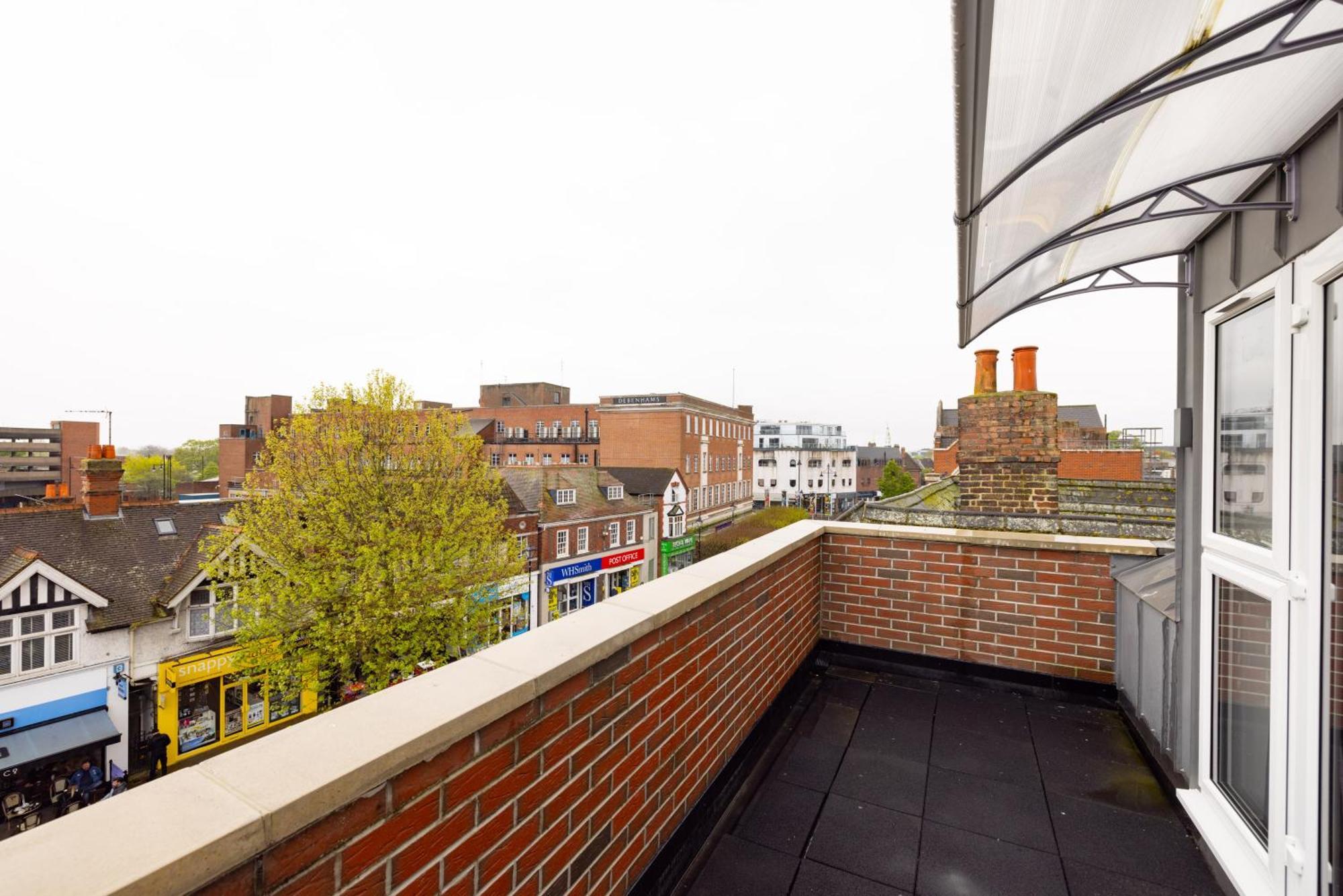 Apartmán Charles Hope Staines Centre Exteriér fotografie