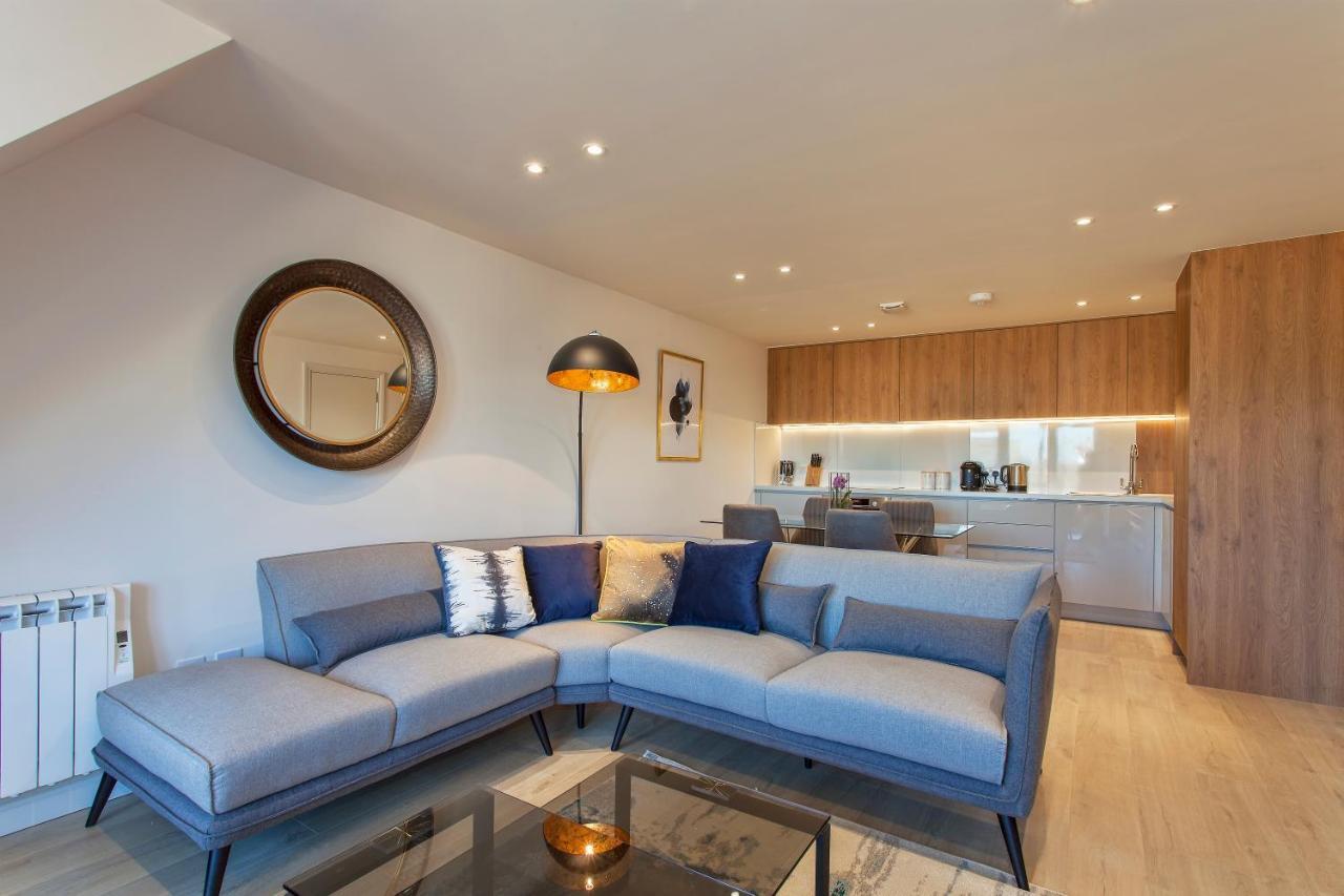 Apartmán Charles Hope Staines Centre Exteriér fotografie